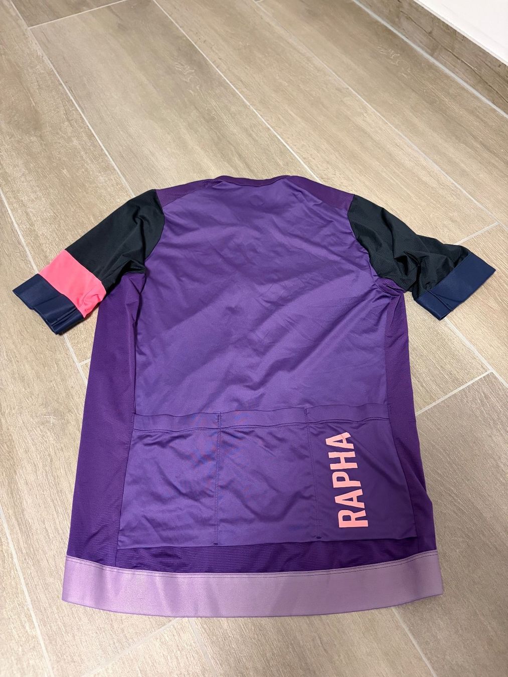 Rapha Kleiderpakete: Rapha Ensemble cyclisme Rapha XL – Gebraucht aus Mézières VD von triteam5 2