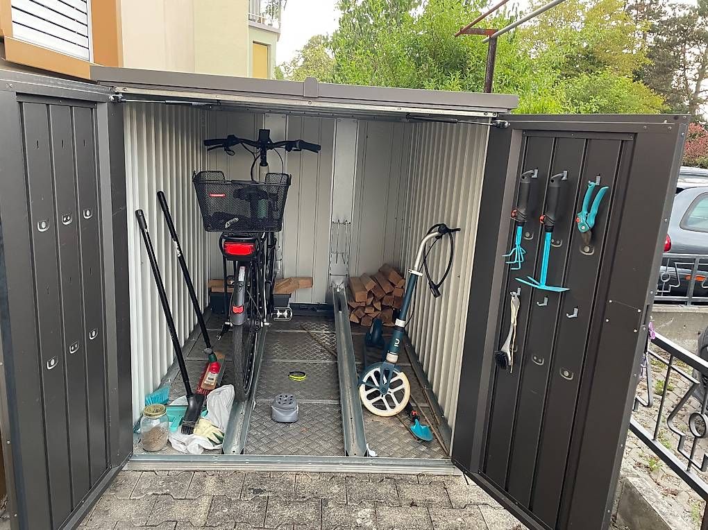 Biohort Casette da giardino & serre: Biohort Mini Garage L – Usato da Münchenstein venduto da ali_jtq8 1