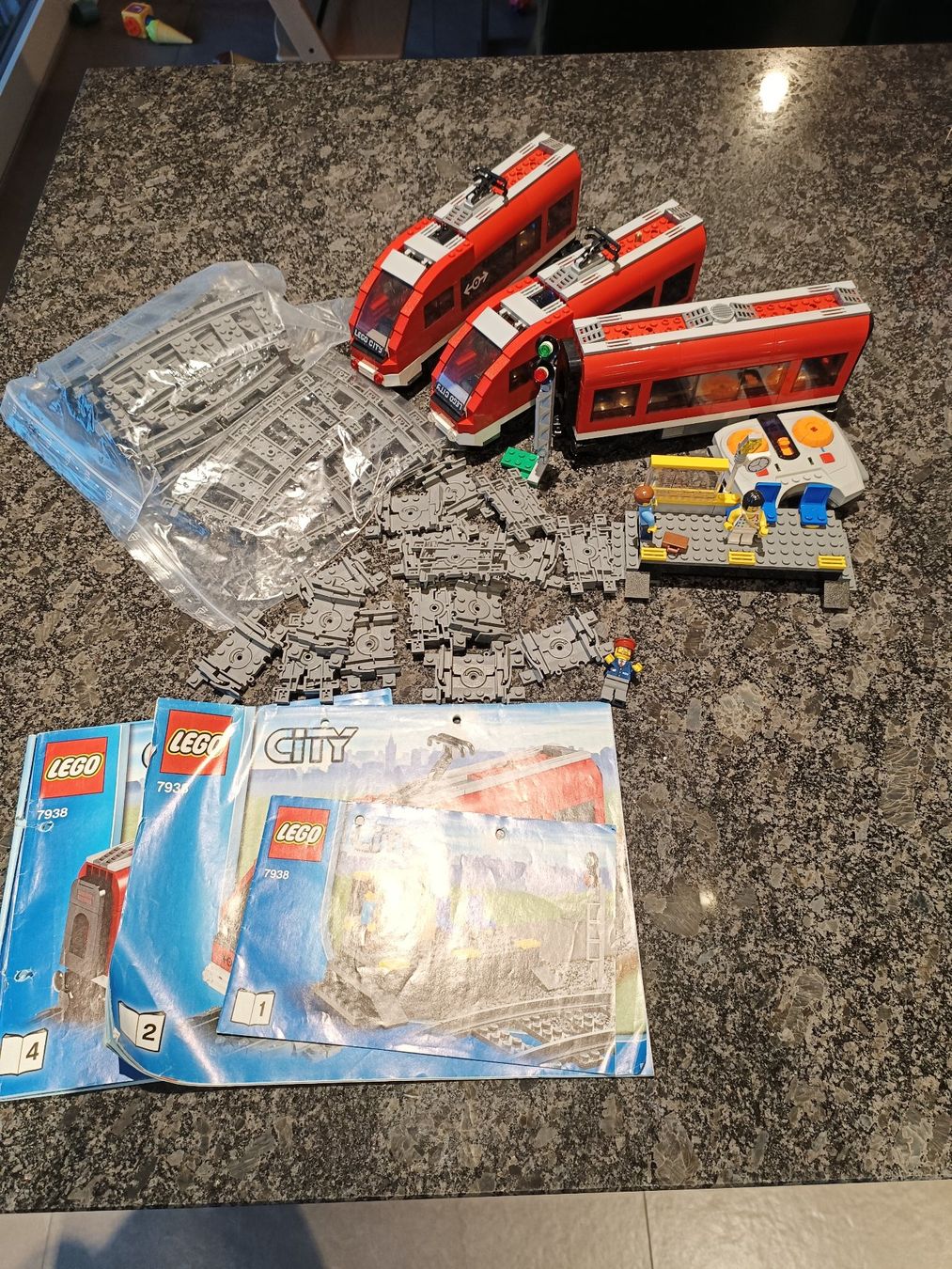 Lego Kit di costruzioni: Lego 7938 Passenger Train – Usato da Bremgarten AG venduto da Davidiusi