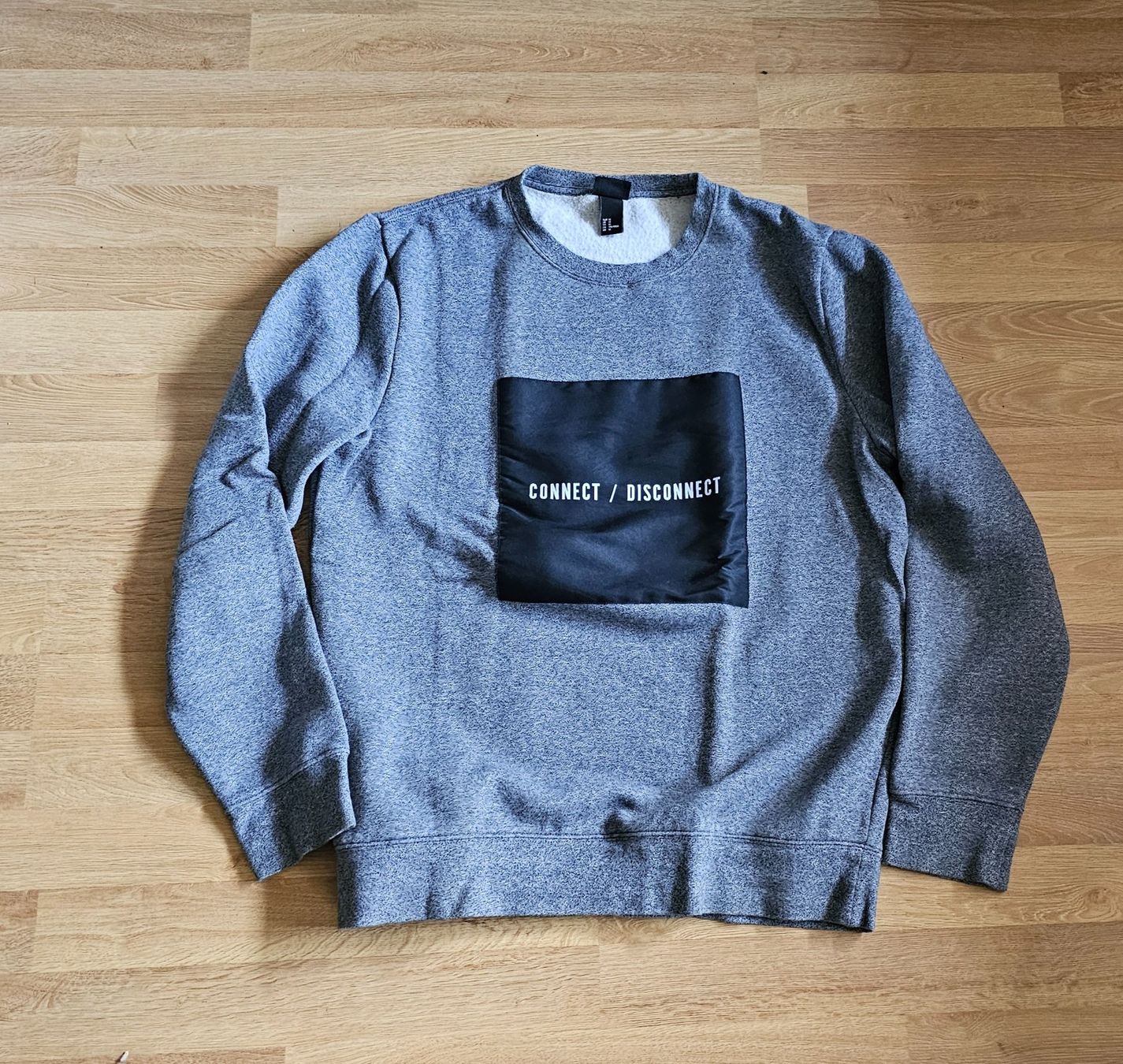 H&M Maglioni & Felpe: Connect / Disconnect - schöner Pullover Gr. M Herr Grau – Usato da Füllinsdorf venduto da Sunnebliemli7