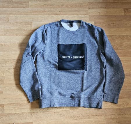 Connect / Disconnect - schöner Pullover Gr. M Herr Grau
