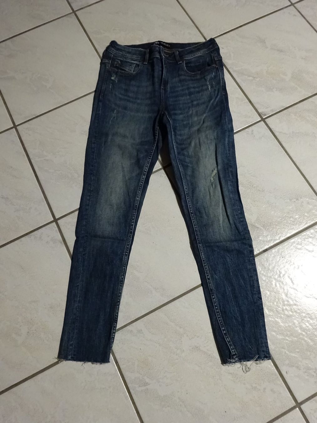 Zara Jeans: Lässige Jeans/Zara – Nuovo (secondo la descrizione) da Rothrist venduto da Mistery1