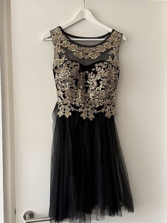 Kleid mit Pailletten
