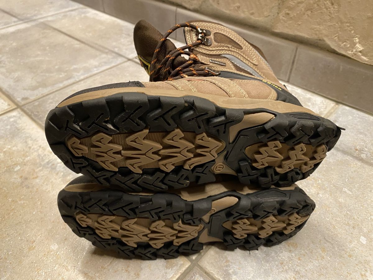 Lotti & Set di vestiti: Hiking Boots & Outdoor Clothes Bundle for Age 7-8 Years – Usato da Maur venduto da sze_rcf7 6