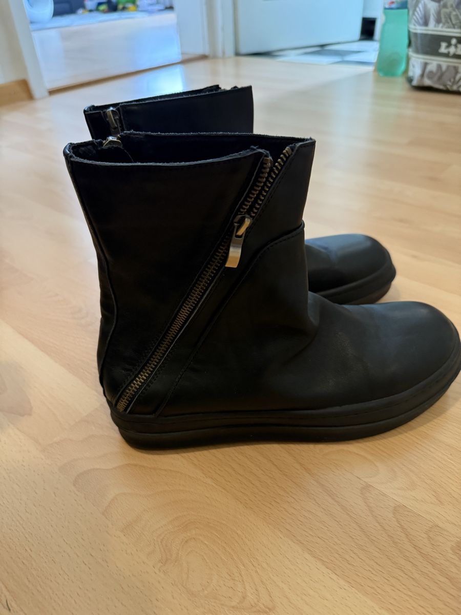 Scarpe da uomo: Schwarze Winterstiefel , Grösse 42 – Usato da Thun venduto da Jt_ON