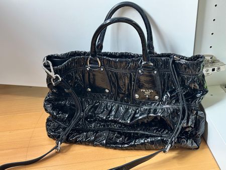 Prada Lackleder Handtasche, schwarz, neuwertig! Top!