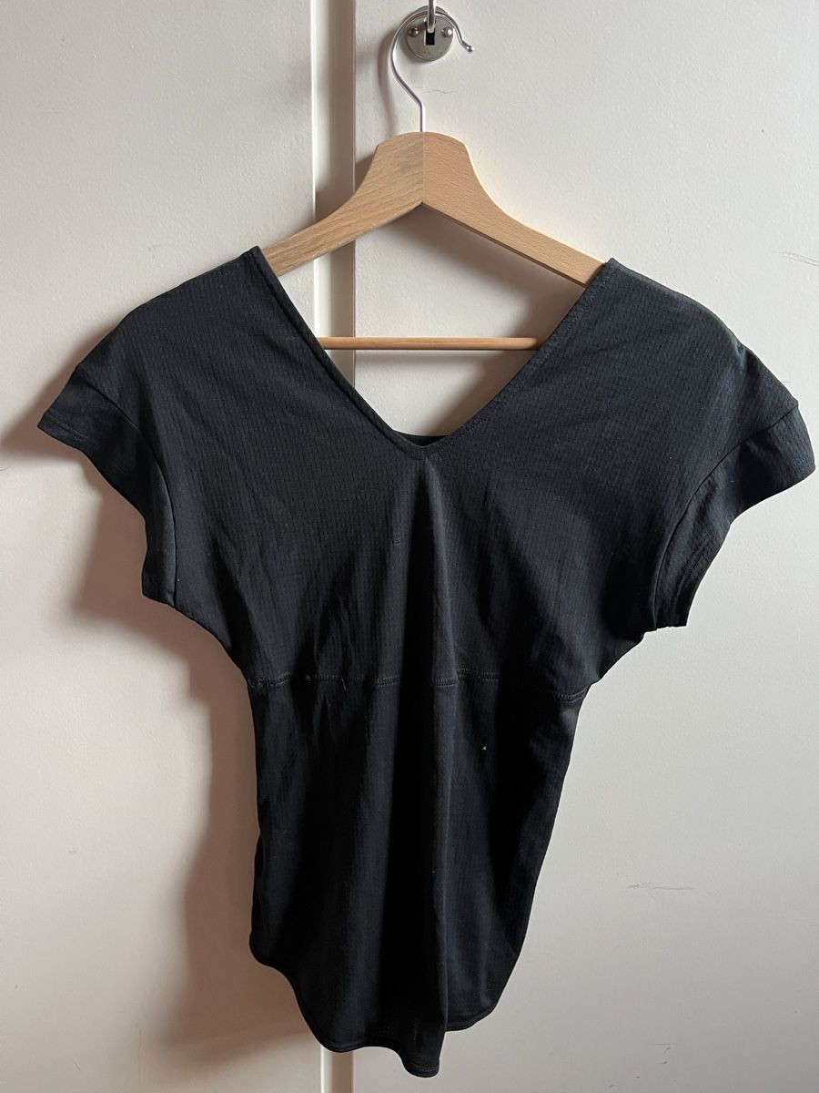 Nike Tops: Nike Dri-fit Top – Neu (gemäss Beschreibung) aus Fribourg von ari_299f 2