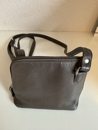 Magnifique petit sac à main Nika en cuir véritable 