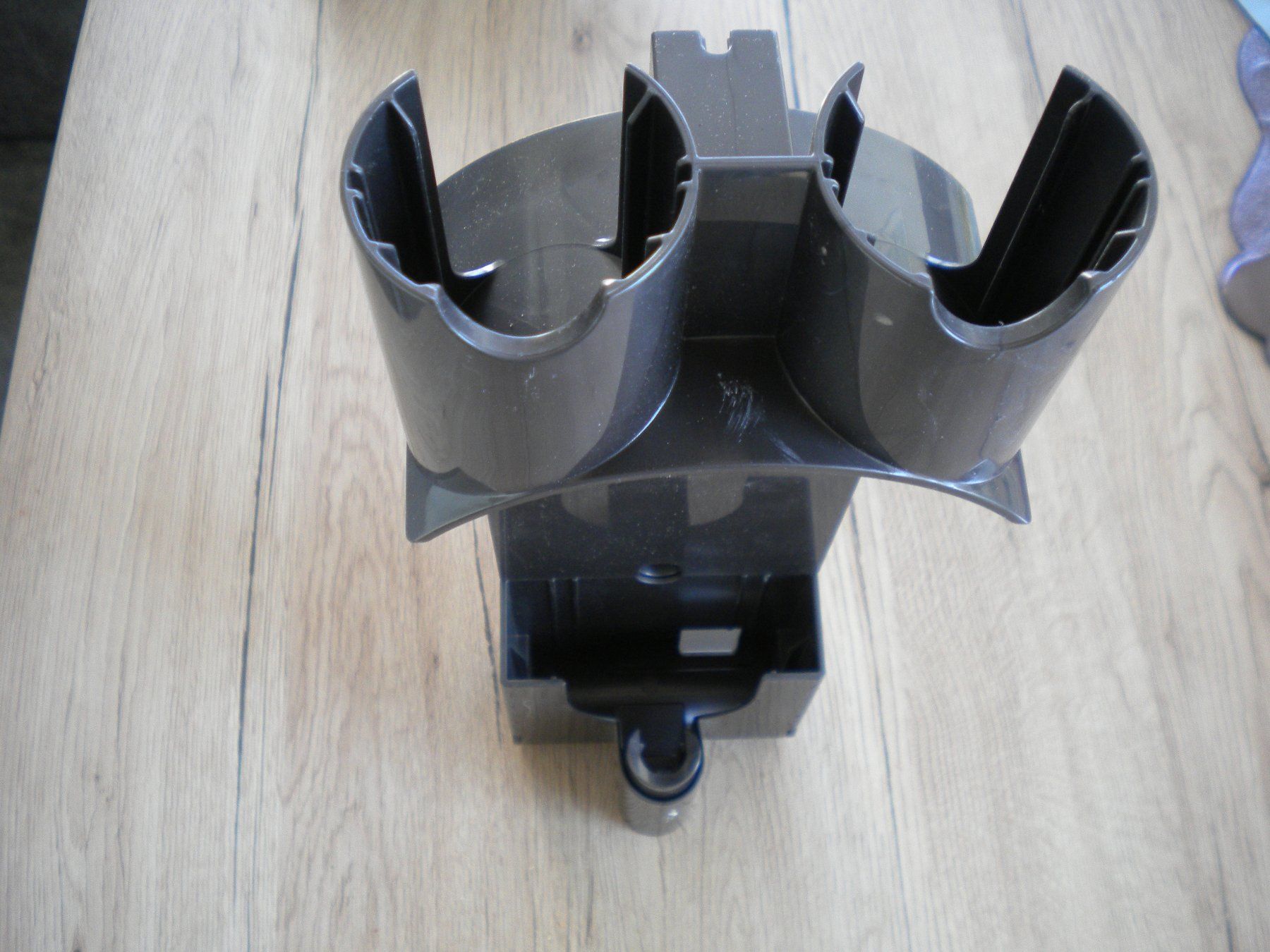 Dyson Staubsauger & Zubehör: Dyson Ladestation V- 7 und V-8 Modelle – Gebraucht aus Spreitenbach von Sniper8952 2