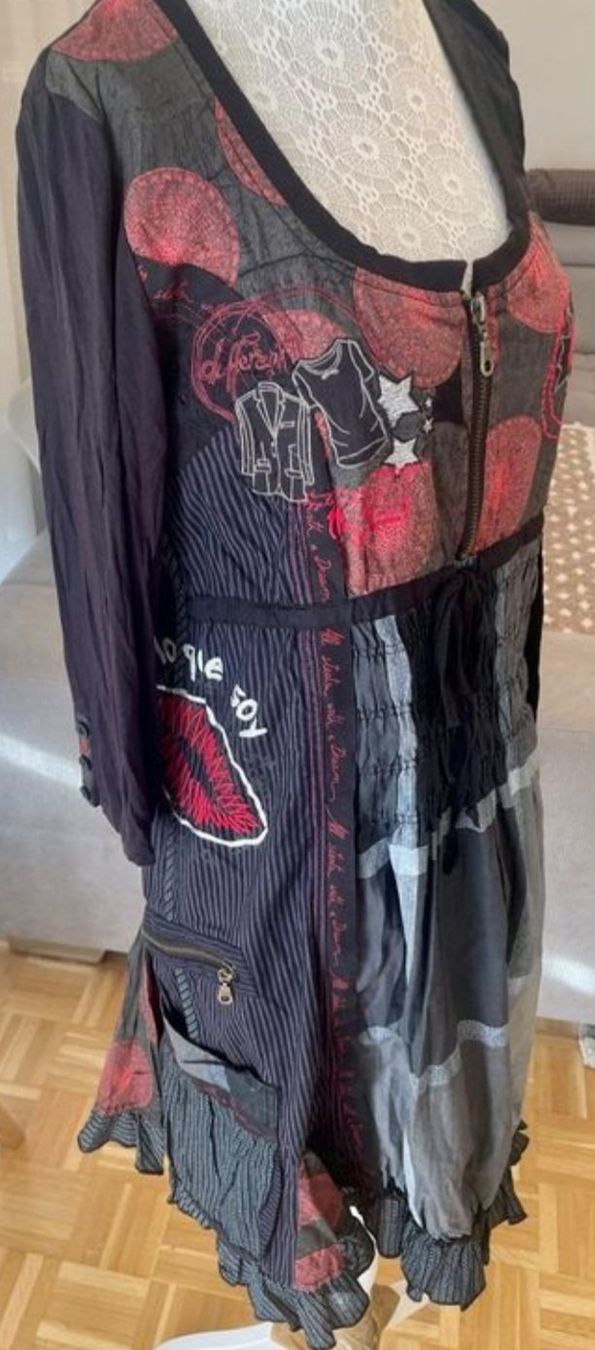 Desigual Vestiti: Neuwertiges Kleid von Desigual Designer – Nuovo (secondo la descrizione) da Grenchen venduto da Smartflitzer 1