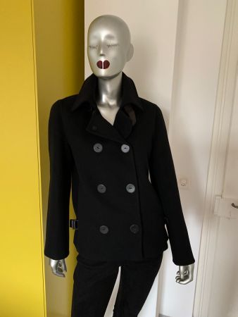 AKRIS: Lässige schwarze Woll-Jacke mit Lederapplikation, 36