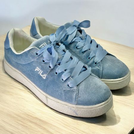 Baskets Fila Velours Bleu Clair. Pointure 40