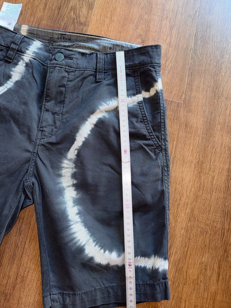 Levi's Hosen: Levi's chino shorts - 31 – Gebraucht aus St-Sulpice VD von juhdu 1