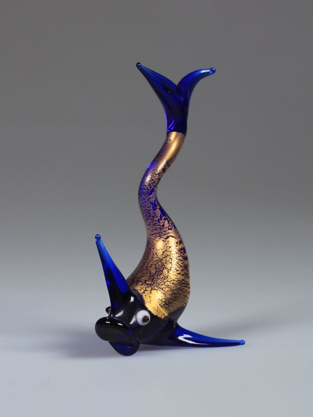 Murano Figuren: Murano Glas Schwertfisch mit Goldfolie – Gebraucht aus Basel von IRMAundFRED