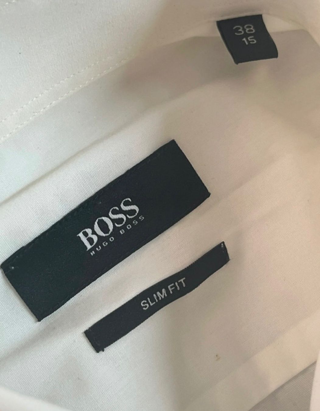 Hugo Boss Camicie: Chemise Hugo Boss comme neuve – Usato da Lausanne venduto da Kallista-Atelier 1