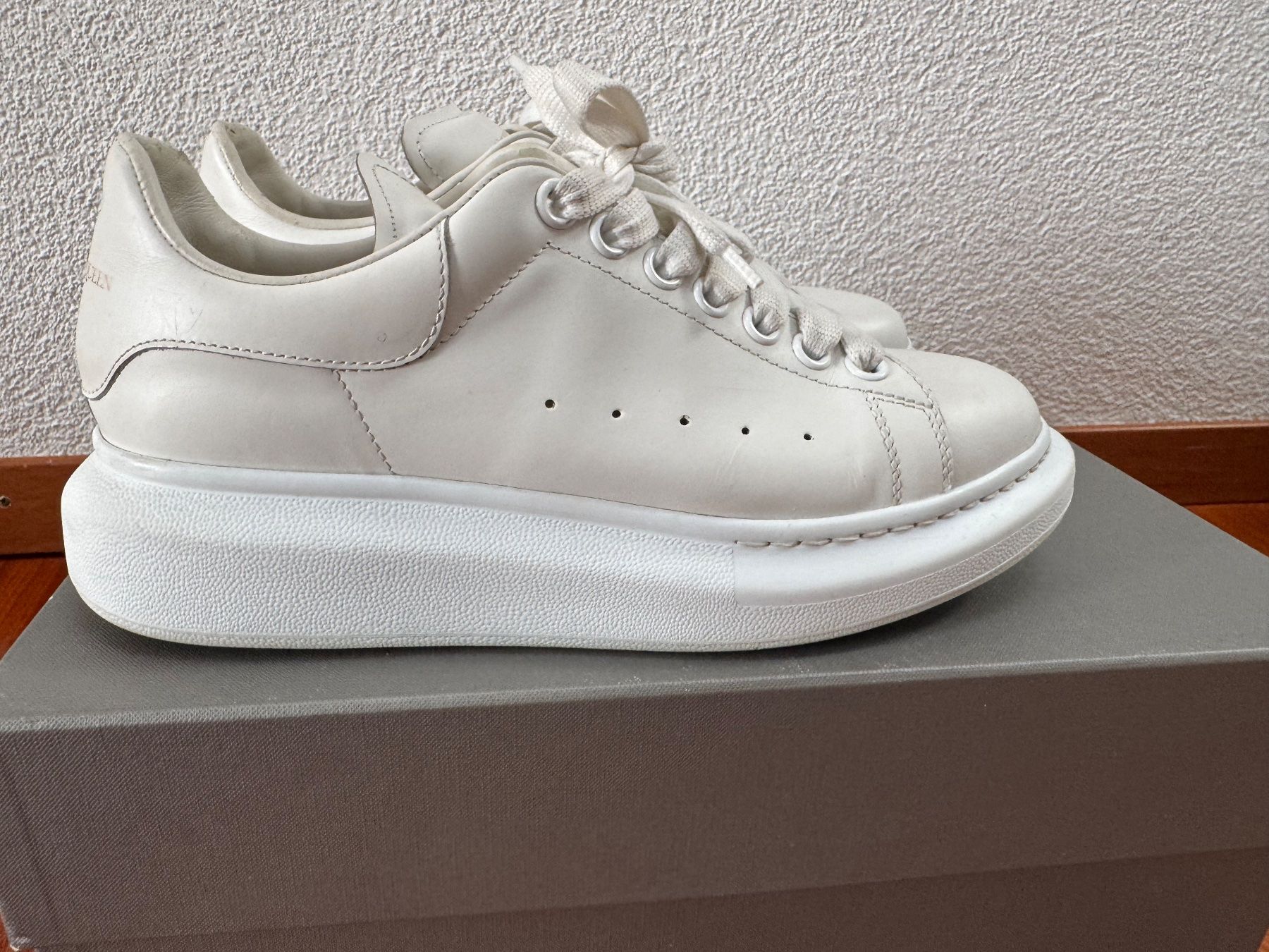 Alexander Mcqueen Damenschuhe: Alexander Mcqueen Größe 39 – Gebraucht aus wallisellen von Niccii 1