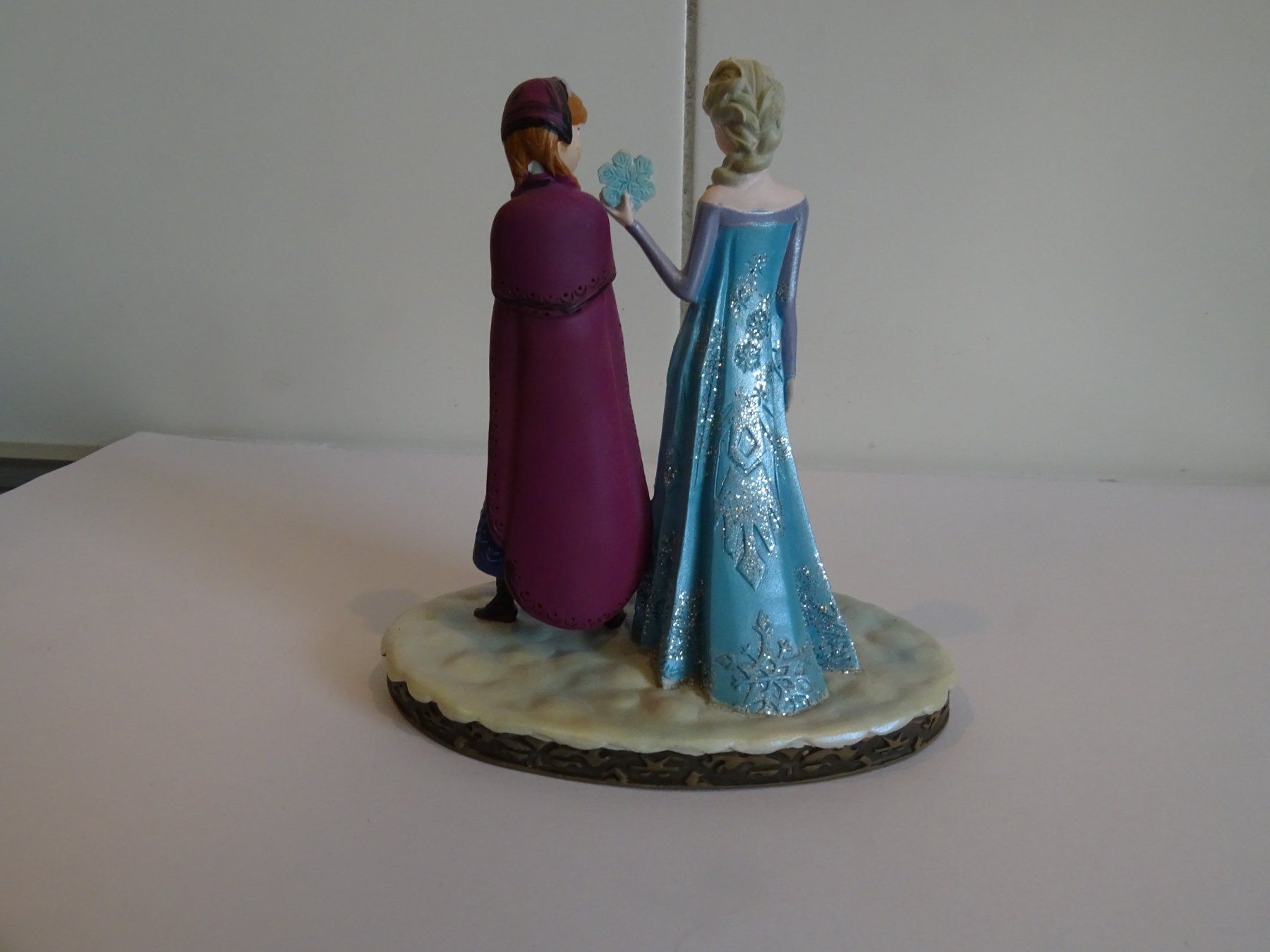 Disney Figuren: Wunderschöne Disney Die Eiskönigin Figur Anna & Elsa – Gebraucht aus Obermumpf von kaiko_2010 1