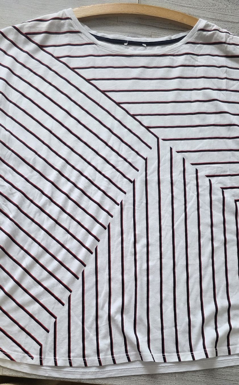 T-shirt: Tshirt Blanc rayures – Usato da Yverdon-les-Bains venduto da van_dq65 6