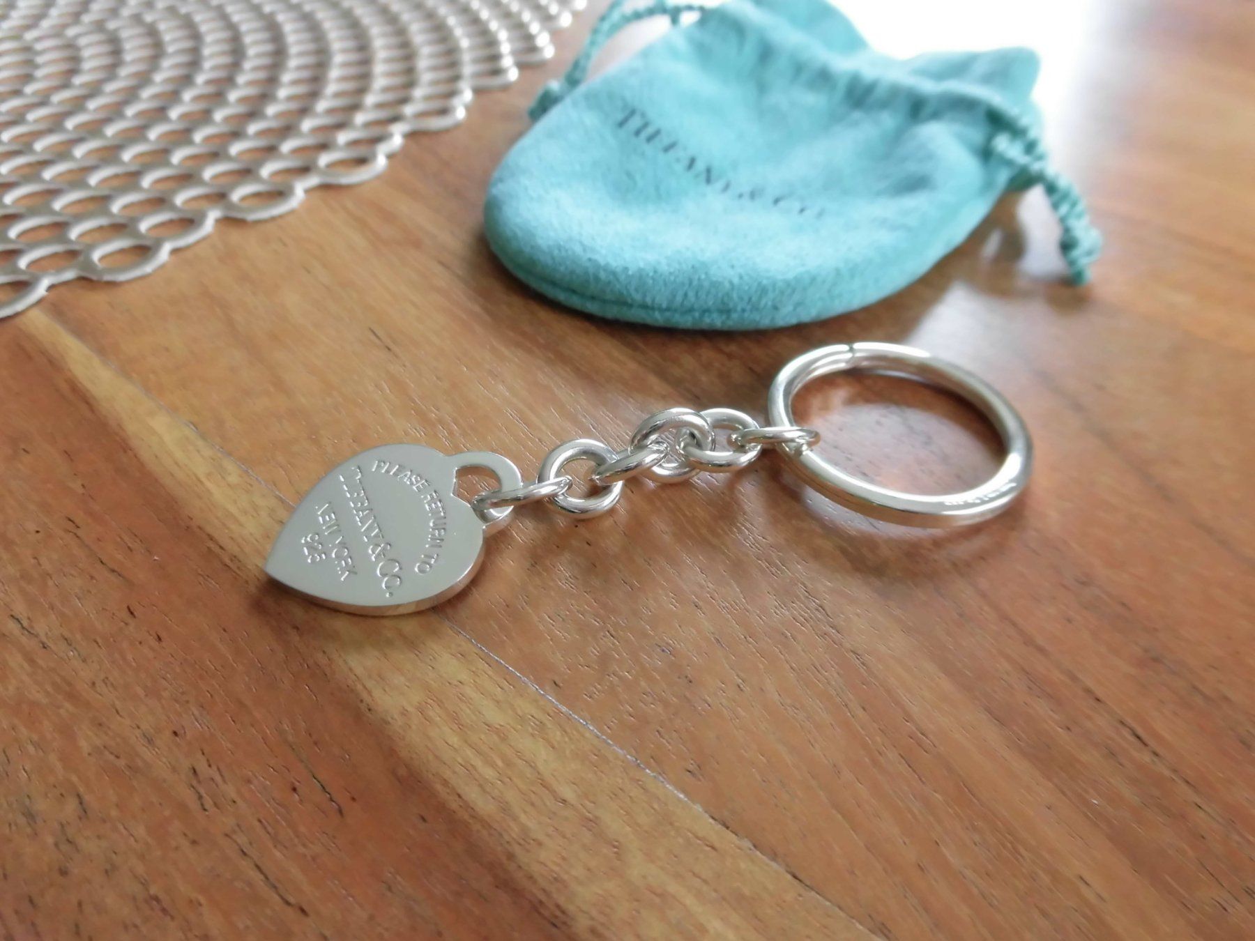 Tiffany & Co. Schlüsselanhänger & - bänder: Return to Tiffany Heart key ring!! – Gebraucht aus Goldach von  8