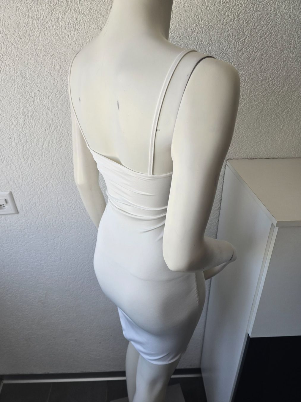 Robes: Robe asymétrique Taille -XS – Neuf (Voir description) à Les Verrières par kitel79 9