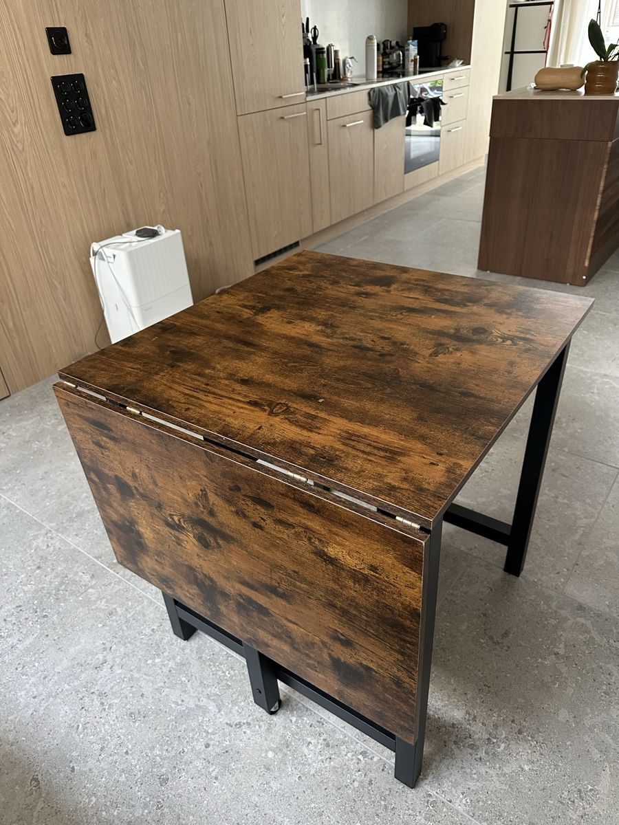Tische: Foldable/Extendable Dining Table  – Neu (gemäss Beschreibung) aus Zürich von mag_5hxv 1