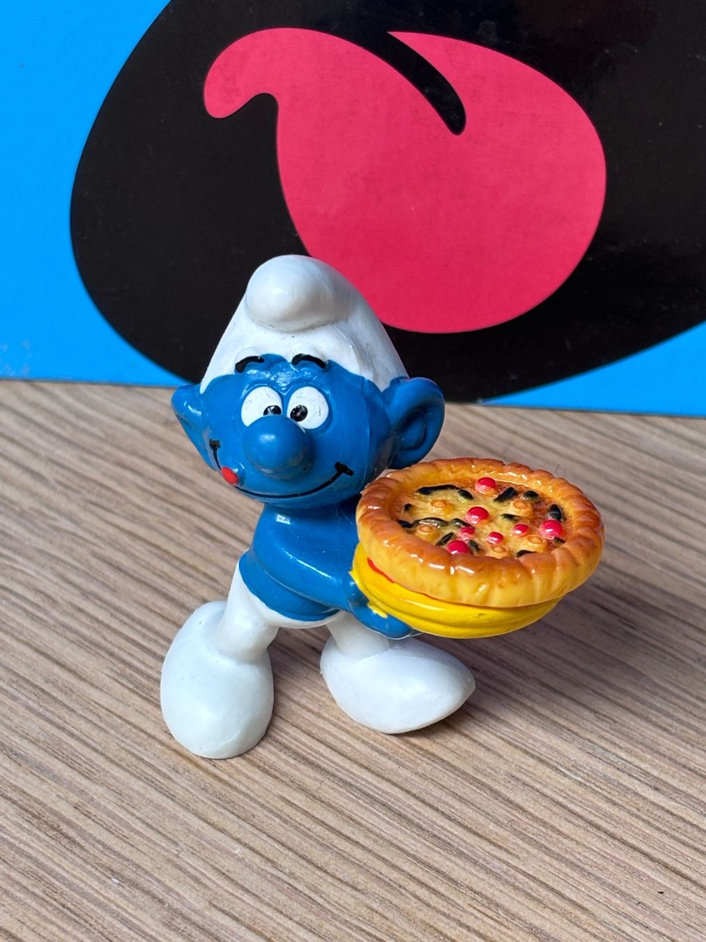 Statuette: Schlumpf mit Pizza – Usato da Lyss venduto da Duckszone