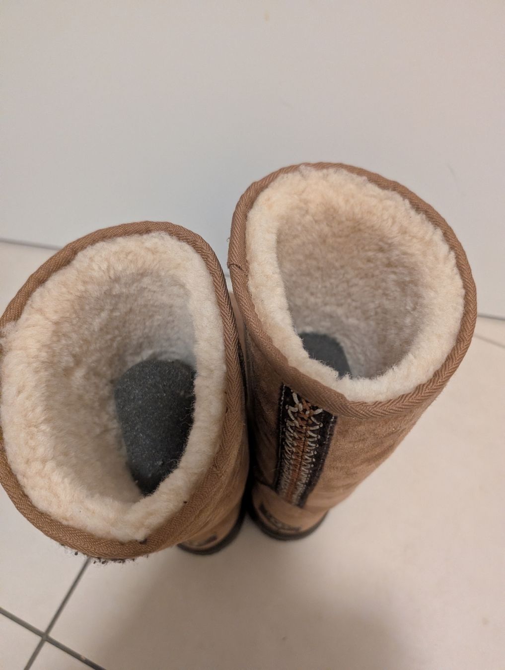 Ugg Scarpe da donna: UGG Boots Braun Winterstiefel, Gr. 40 – Nuovo (secondo la descrizione) da Zürich venduto da mco_nd92 2