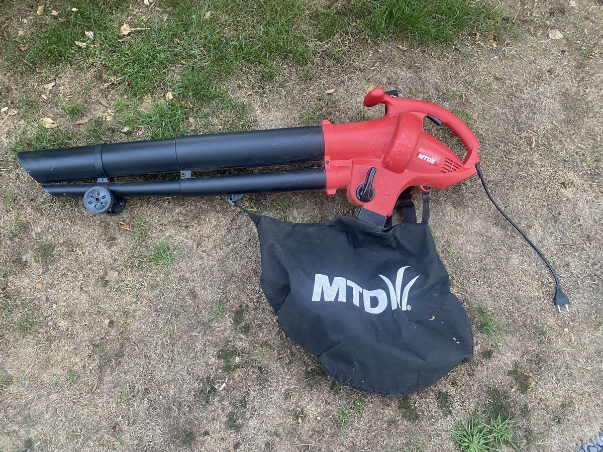 Mtd Soffiatori & Aspiratori per foglie: Laubblaser/-sauger MTD elektrisch mit Fangsack – Usato da Bäriswil BE venduto da dec_v7p9