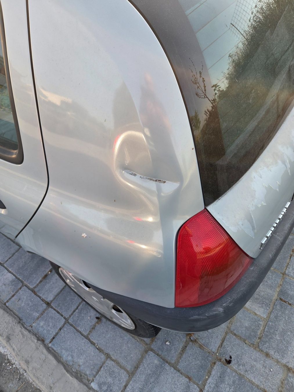 Renault Automobili: Renault Clio 1.4 – Usato da Oensingen venduto da Konkursamt_SO 8