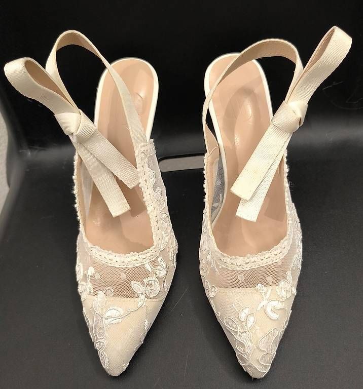 Damenschuhe: Cremefarbene Spitzen-Pumps mit Slingback  Gr. 36  – Gebraucht aus Pully von shu_tb69