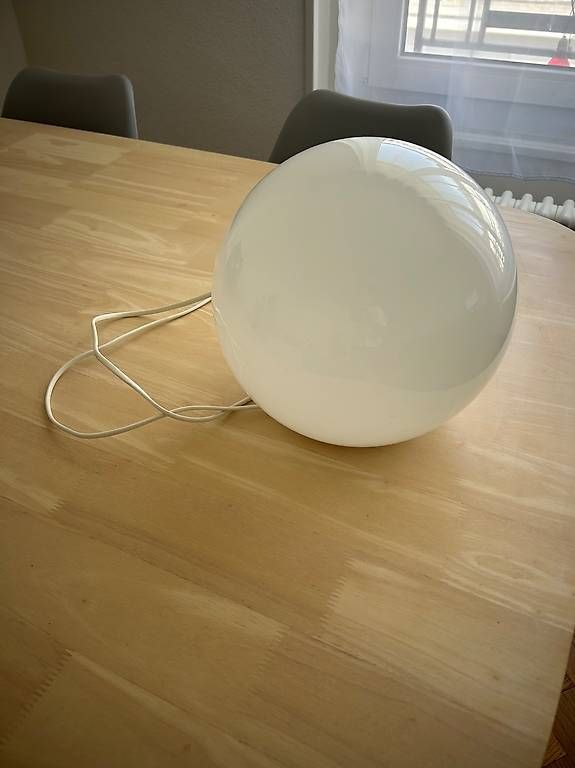 Ikea Lampade: Lampe blanche vintage style space age / champignon – Usato da Lausanne venduto da pat_k7b7