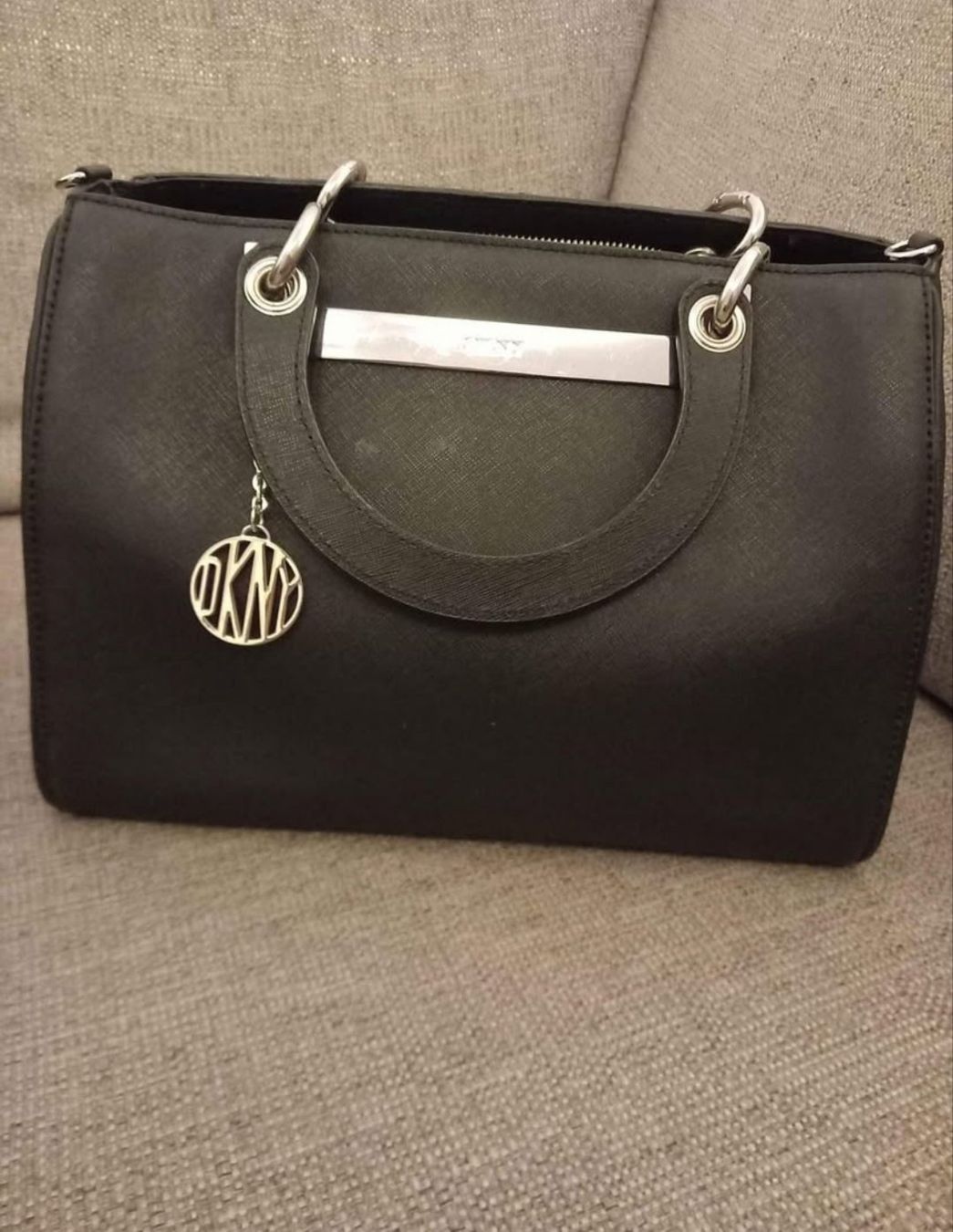 Sacs femmes: DKNY Handtasche – D'occasion à Frauenfeld par vesna97
