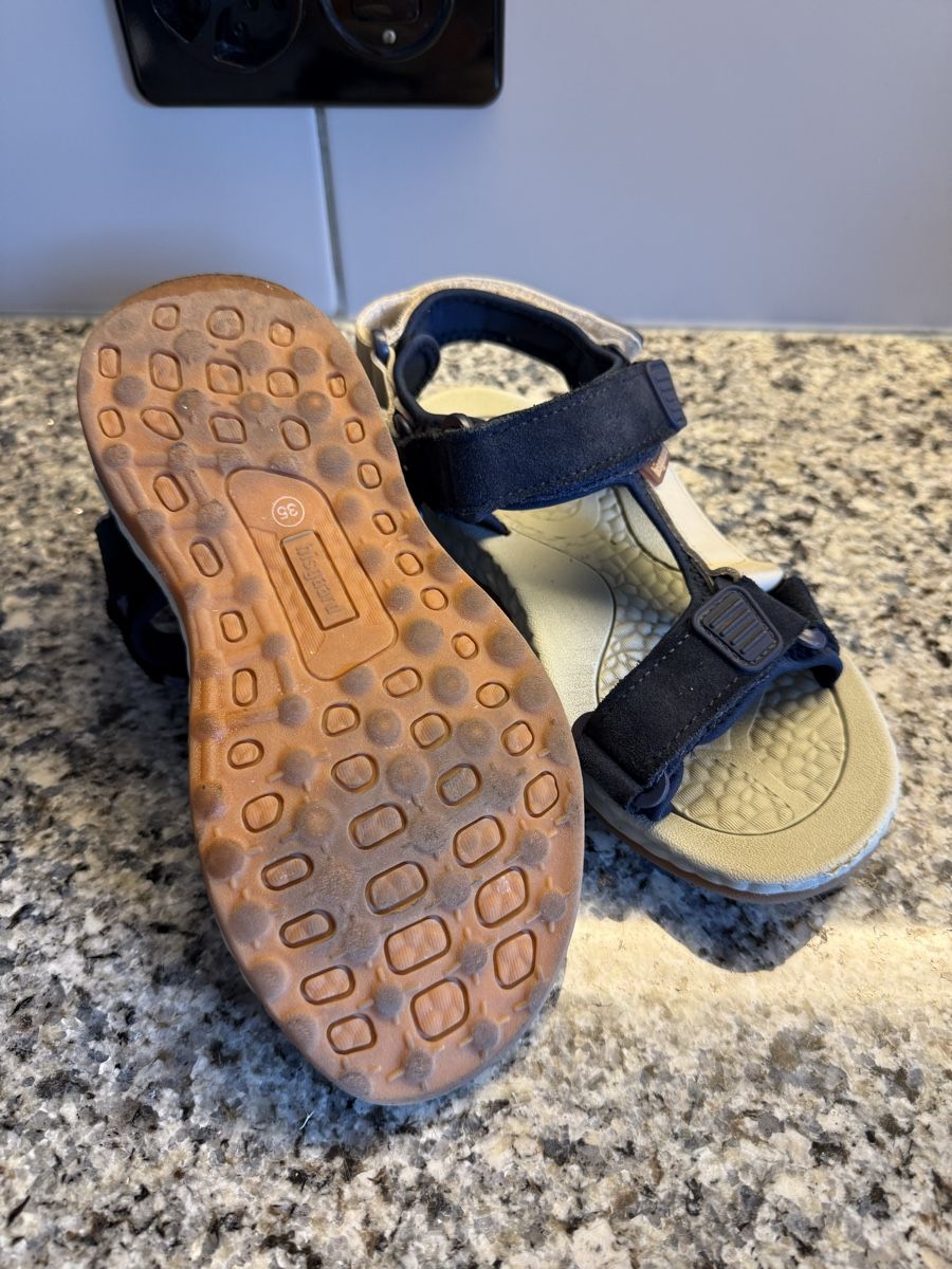 Bisgaard Schuhe für Jungen: Sandalen Bisgaard dunkelblau nr 35 – Gebraucht aus Zürich von Joselito0 1