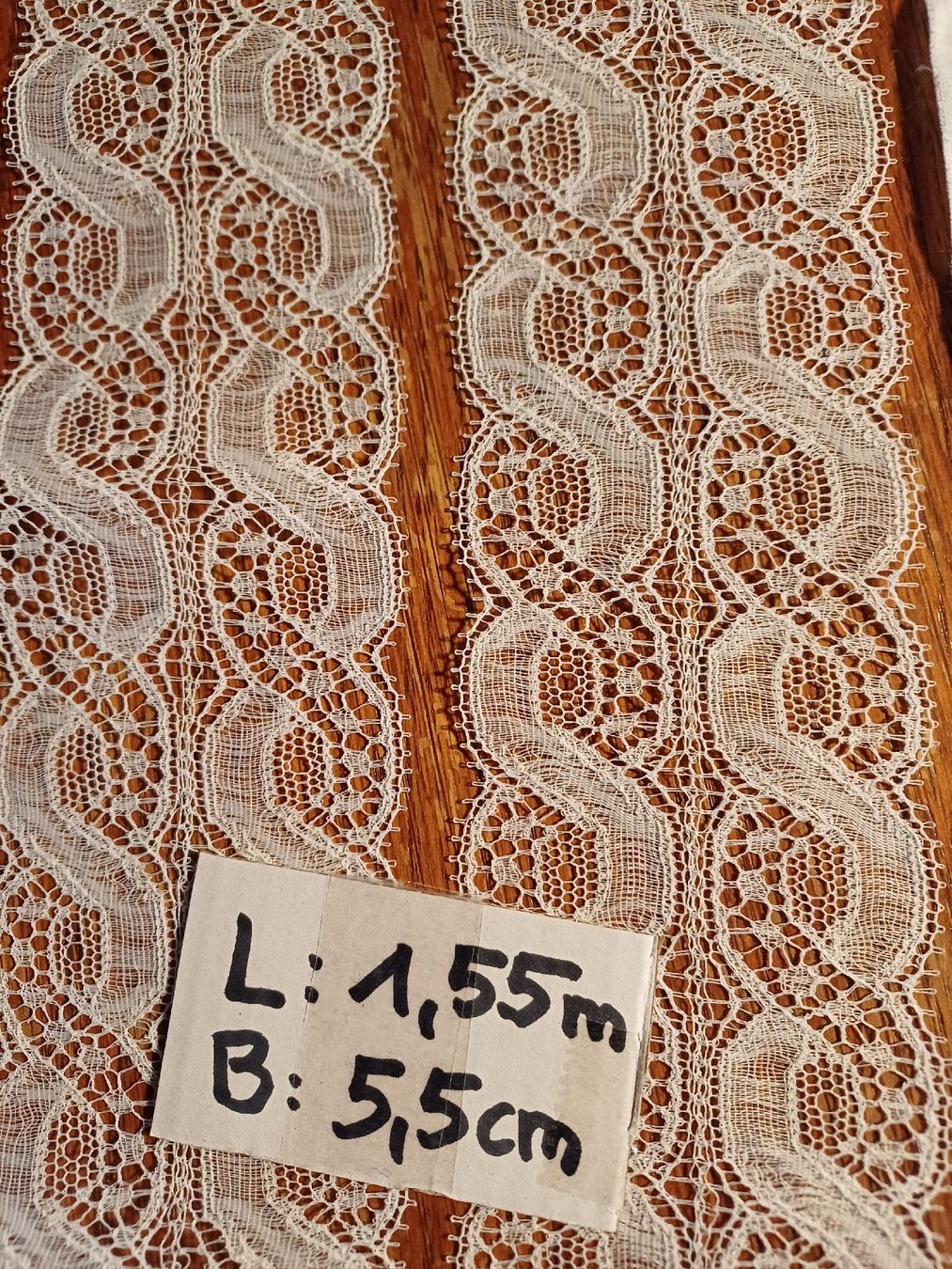 Tessuti: 4 ältere bis alte Bänder. Total 11,45 m – Nuovo (secondo la descrizione) da Gächliwil venduto da lesidees 1