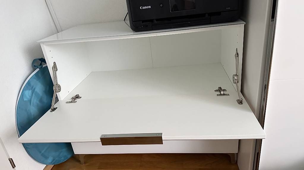 Cassettiere: Robustes Sideboard mit Glasplatte – Usato da Landquart venduto da shimmy92 1