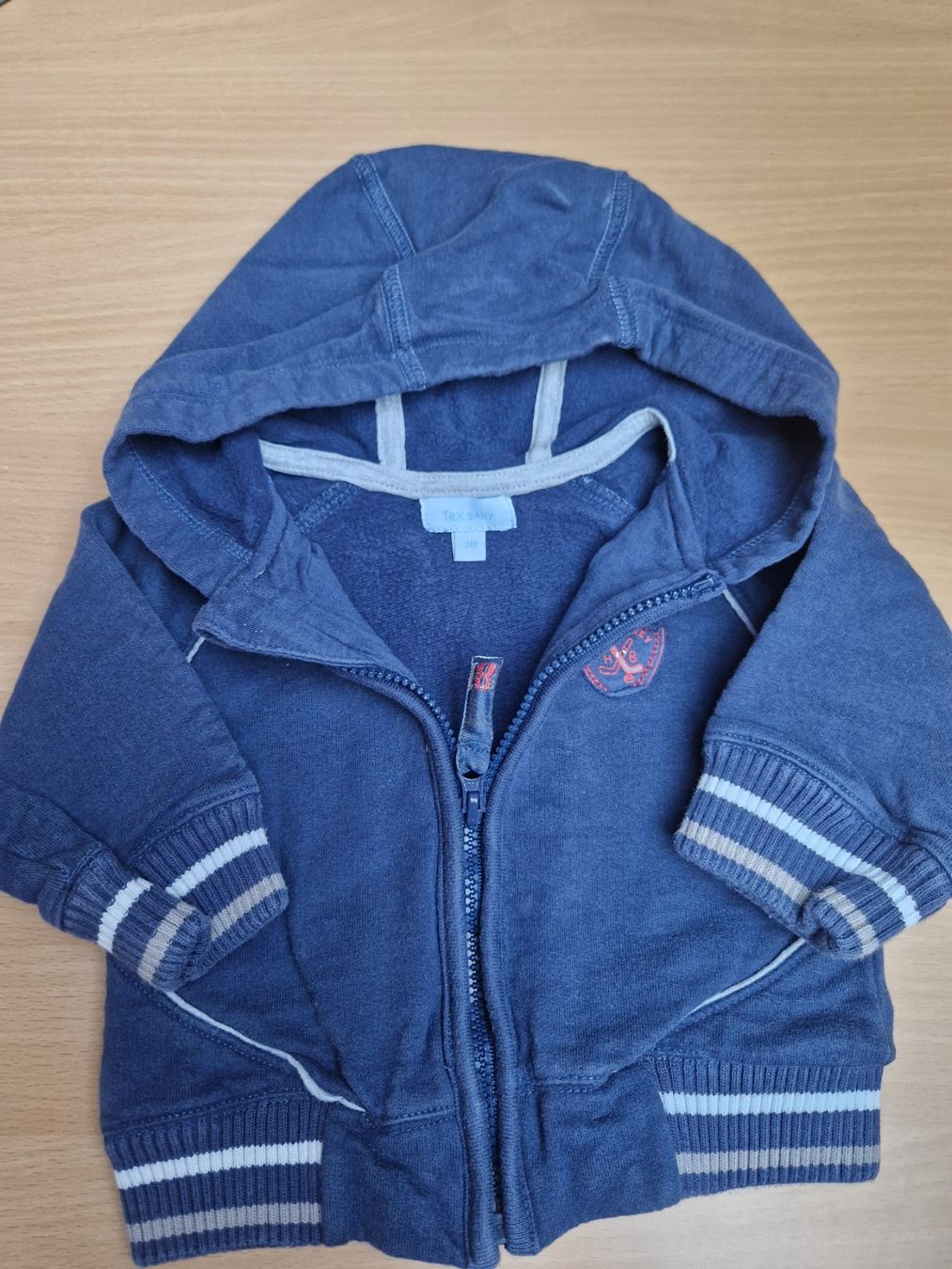 H&M Lotti & Set di vestiti: Kinder Kleider Paket Pullover Gr 56/62 – Usato da Hornussen venduto da Rysrys 6