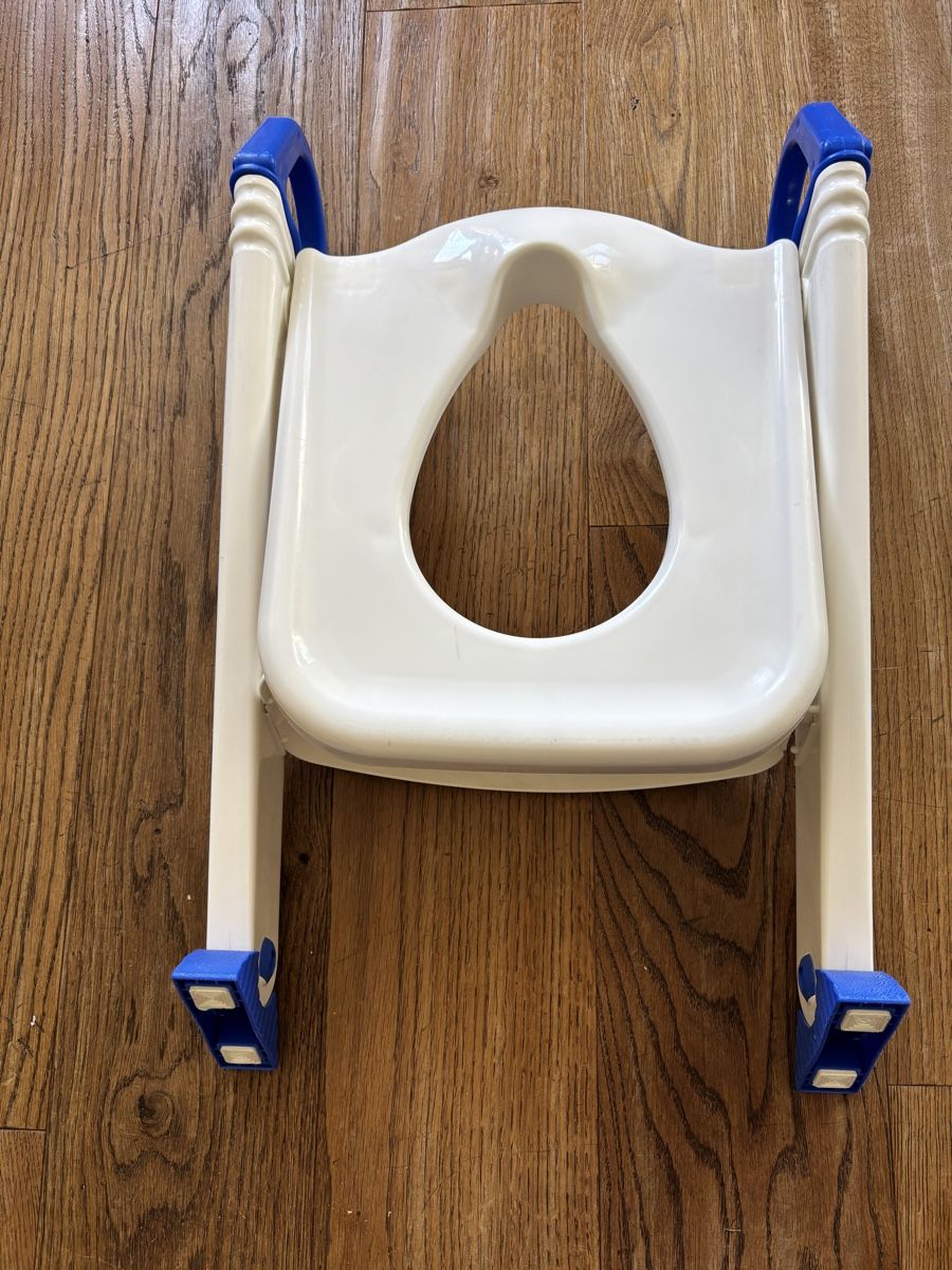 WC: WC-Trainer mit Stufe, Weiss/Blau – Usato da Leimbach TG venduto da TOAOT 2