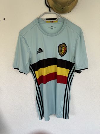Maillot Belgique Adidas bleu clair taille S état neuf