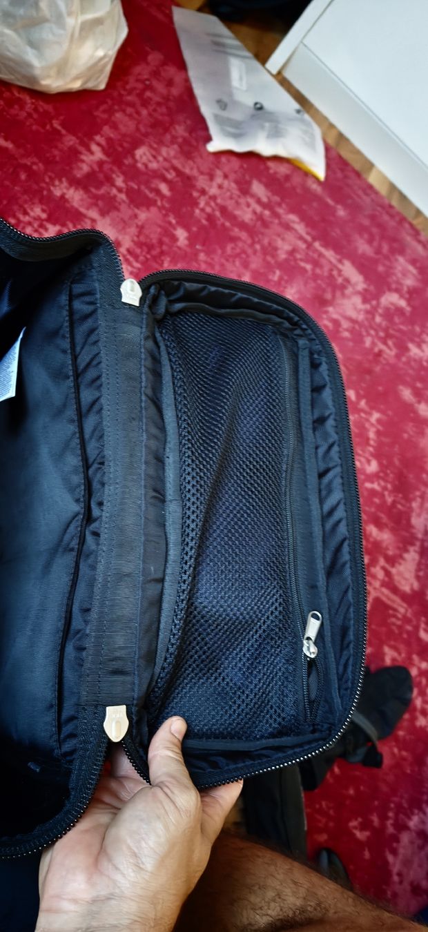 North Face Zaini: The North Face Backpack Black Like New Condition – Nuovo (secondo la descrizione) da Cortaillod venduto da osmani90 6