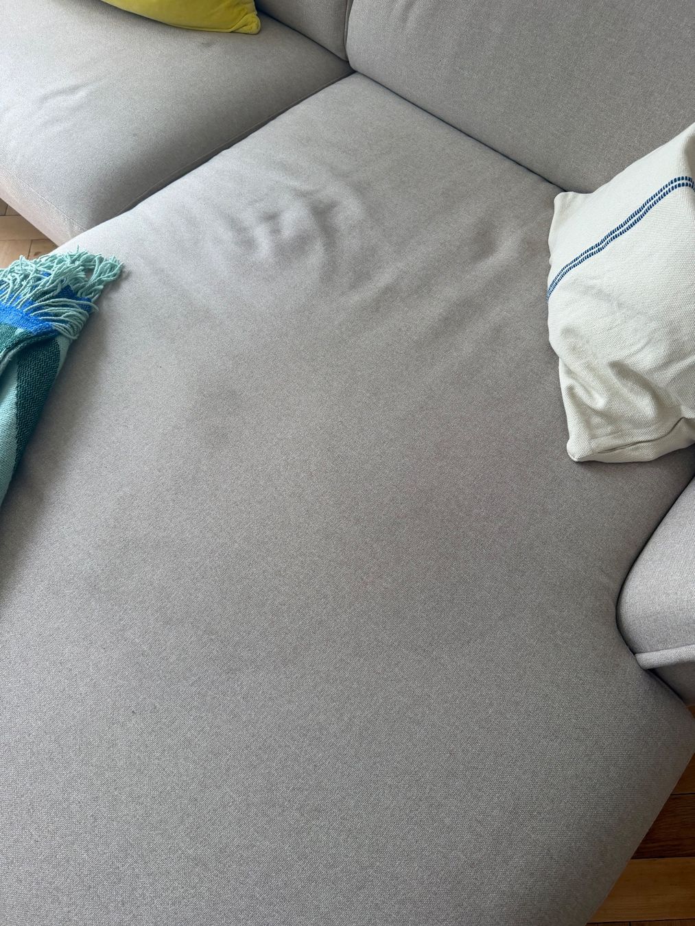 Livique Sofas: Ecksofa beige Stoff gute Form – Gebraucht aus Zürich von jil_mhx9 1