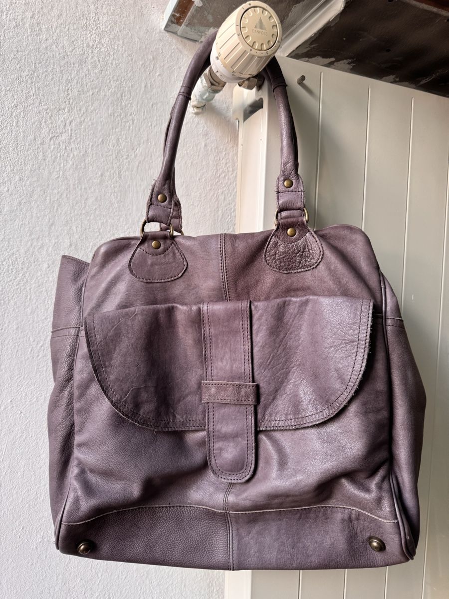 Taschen für Damen: Ledertasche – Gebraucht aus Riehen von queesla