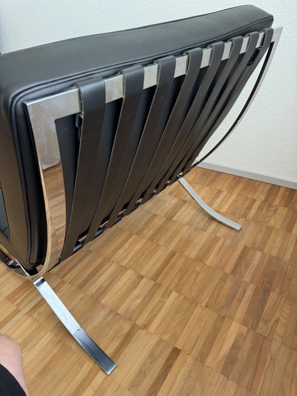 Poltrone: Hochwertige Barcelona Chair – Usato da Zürich venduto da Abonazhr 2