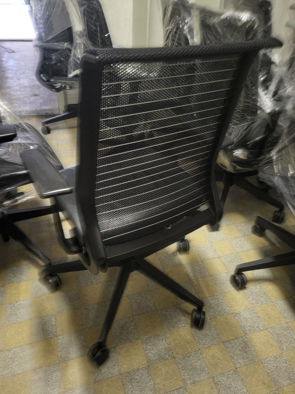 Steelcase Sedie: Bürostühl leder Steelcase ergnomisch – Usato da Diessenhofen venduto da Osio 1