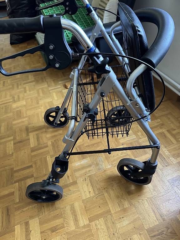 Gehhilfen: Rollator  – Gebraucht aus Marthalen von 8450andelfingen 2