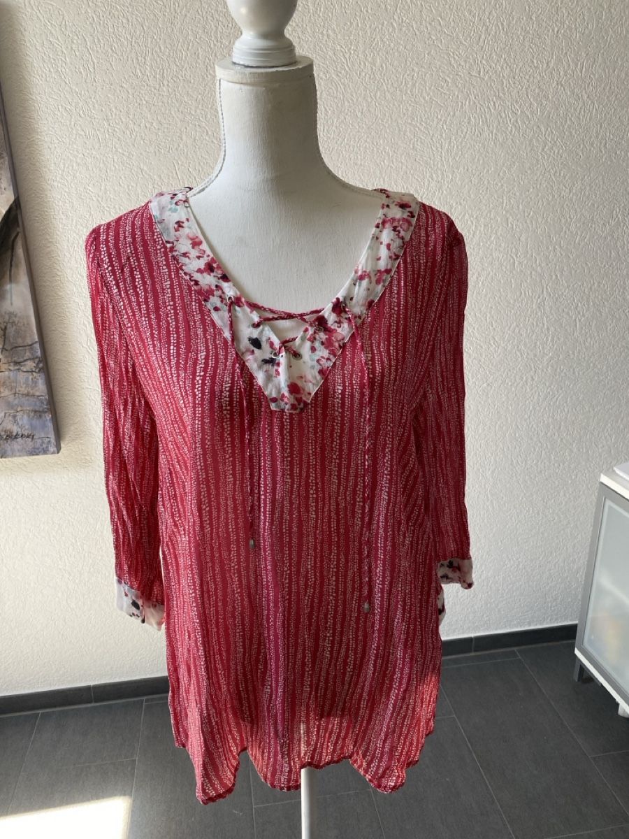 Nile Camicette: Nile Damen Bluse Viscose rot gemustert ca. Grösse M – Usato da Homberg b. Thun venduto da Homata
