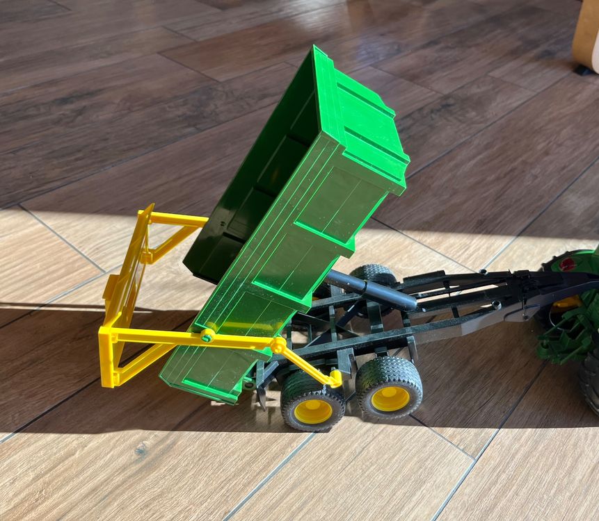 Bruder Traktor John Deere mit Anhänger Acheter sur Ricardo