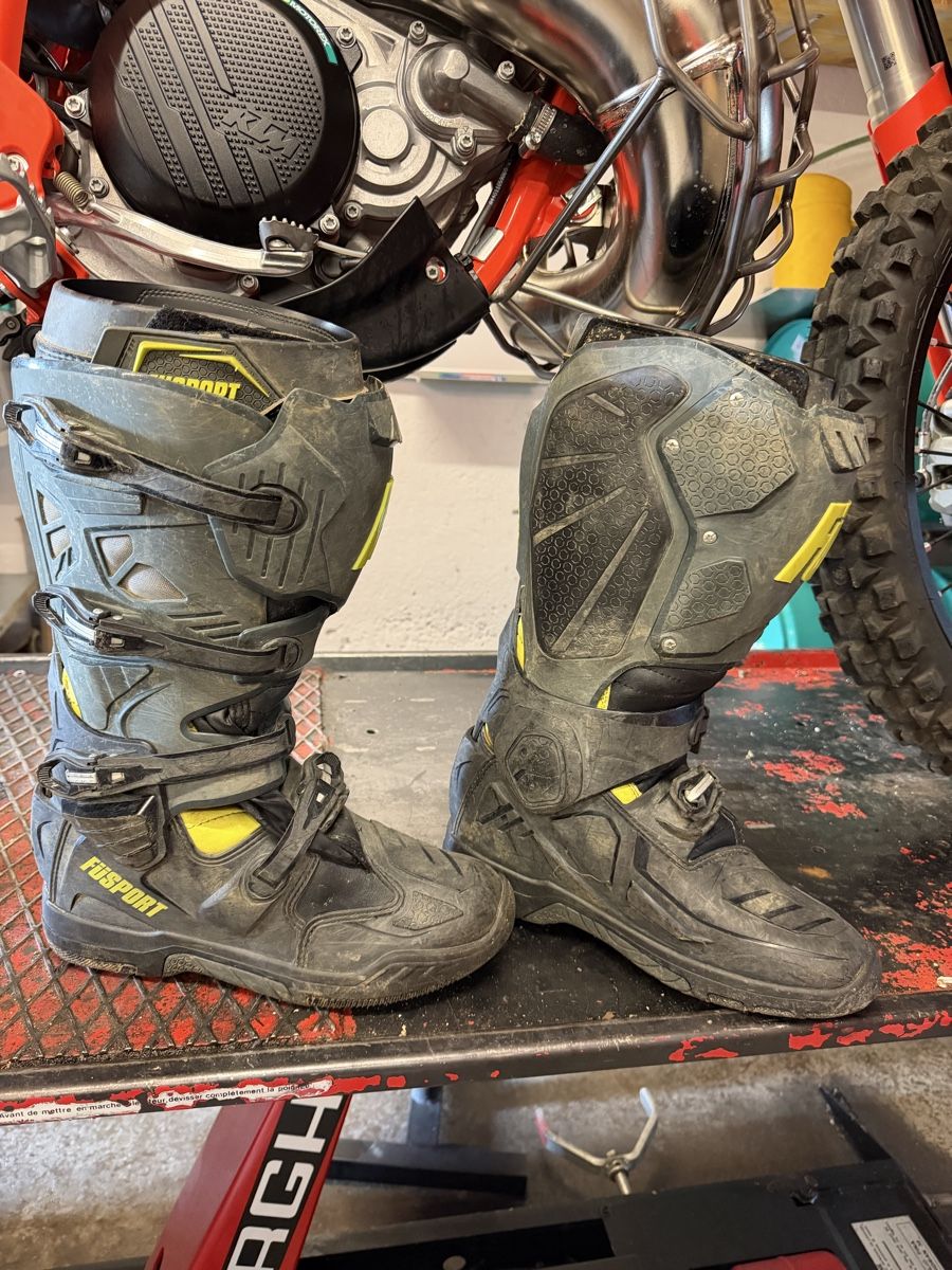 Chaussures hommes: Enduro Stiefel Grösse 43 – D'occasion à Bonstetten par Ollacorolla