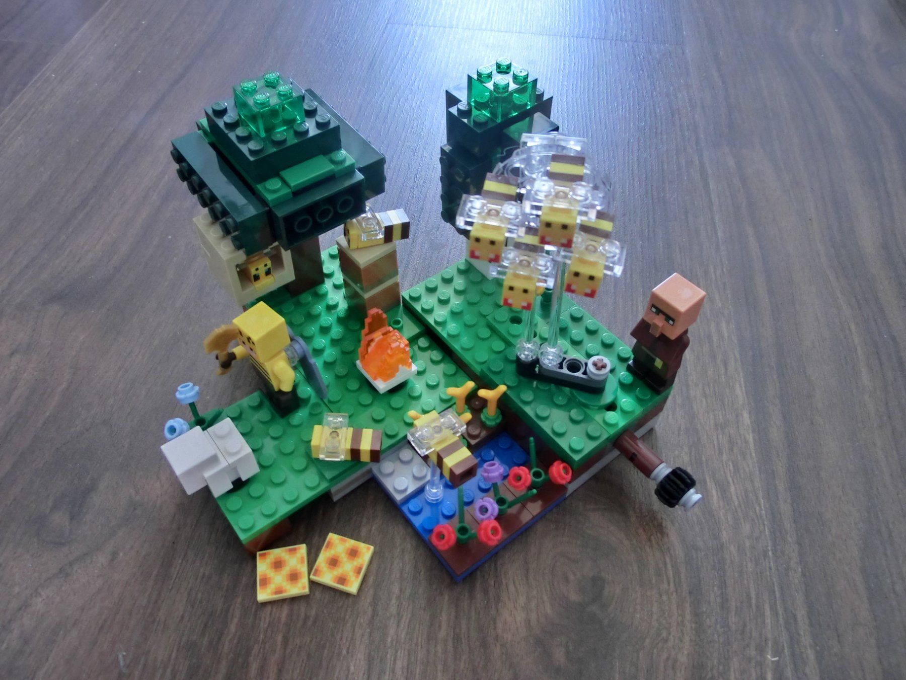 Lego Baukästen: Lego Minecraft 21165 Die Bienenfarm – Gebraucht aus Heerbrugg von Doblinsky