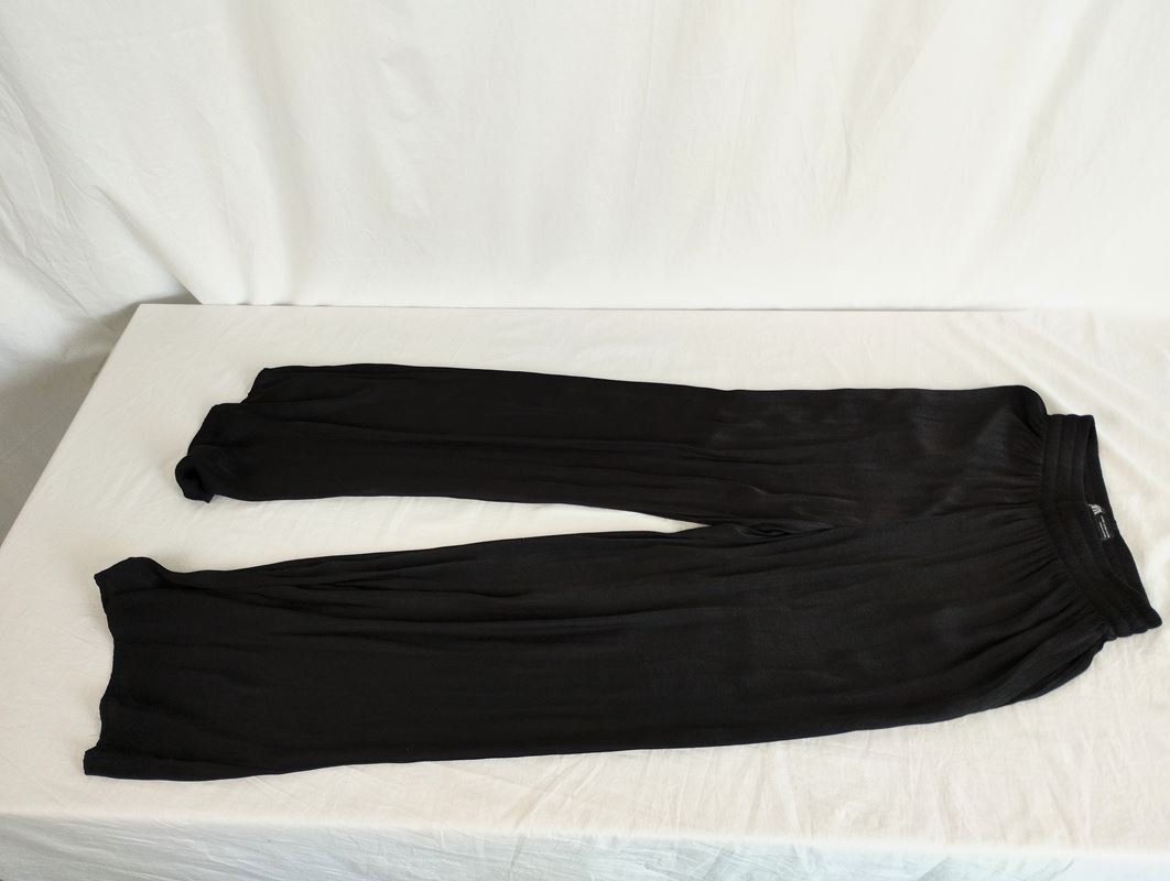 Zara Pantaloni: ZARA lange Hose Gr. XS – Usato da Schübelbach venduto da Restwert_Schubelbach