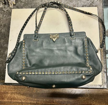 Sac à main Valentino Garavani Rockstud cuir vert.